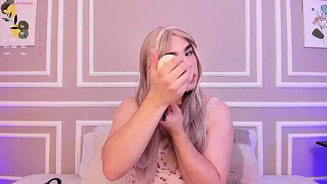 Snapshot of meloddysky chatting on 12-13-24, 03:00 meloddysky online show from 12-13-24, 03:00