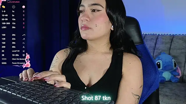 Snapshot of ZaraDames_ chatting on 07-17-26, 06:09 ZaraDames online show from 07-17-26, 06:09
