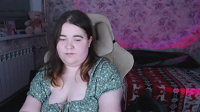 Estelle Hicks online show from 02-24-26, 06:39