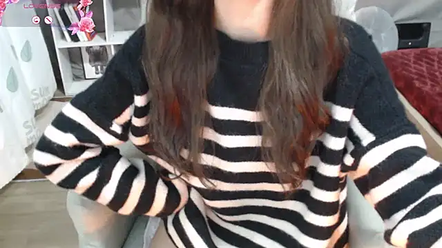 Snapshot of _minji_bae chatting on 12-14-24, 08:18 minji bae online show from 12-14-24, 08:18