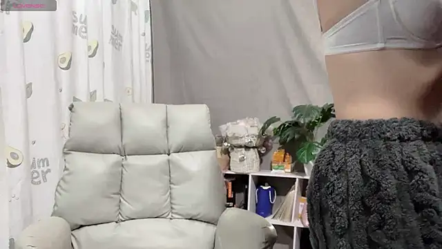 Snapshot of _minji_bae chatting on 01-18-25, 08:09 minji bae online show from 01-18-25, 08:09