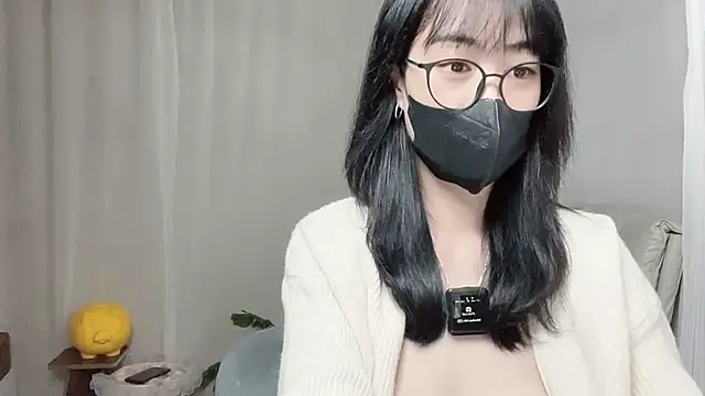 Snapshot of _minji_bae chatting on 10-23-25, 05:44 minji bae online show from 10-23-25, 05:44