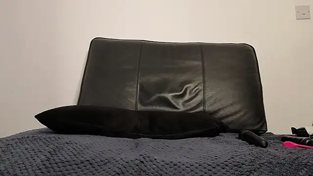 AmaliaMarkova  online show from 10-12-25, 07:57