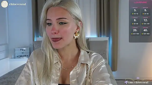 Snapshot of ChloeCoral chatting on 01-19-25, 09:02 ChloeCoral online show from 01-19-25, 09:02