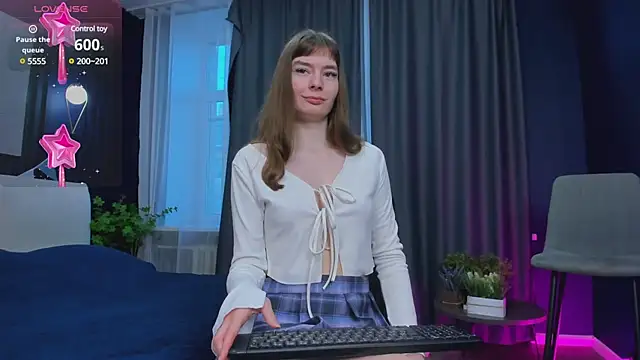 Snapshot of EvaSelin chatting on 02-08-25, 06:01 EvaSelin online show from 02-08-25, 06:01