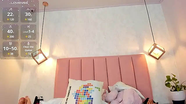 Snapshot of SUNNYCYRUS chatting on 01-15-25, 10:57 SUNNYCYRUS online show from 01-15-25, 10:57