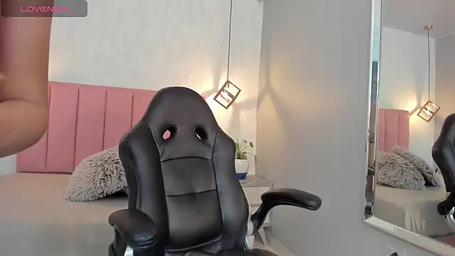 Snapshot of SUNNYCYRUS chatting on 10-07-25, 12:35 SUNNYCYRUS online show from 10-07-25, 12:35