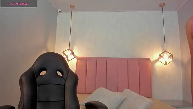 Snapshot of SUNNYCYRUS chatting on 10-29-25, 12:29 SUNNYCYRUS online show from 10-29-25, 12:29