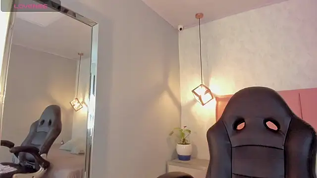 Snapshot of SUNNYCYRUS chatting on 10-30-25, 12:28 SUNNYCYRUS online show from 10-30-25, 12:28