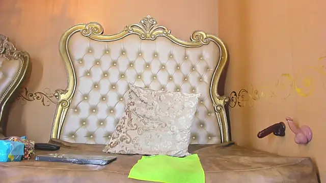 Celeste Baker  online show from 10-07-25, 12:24