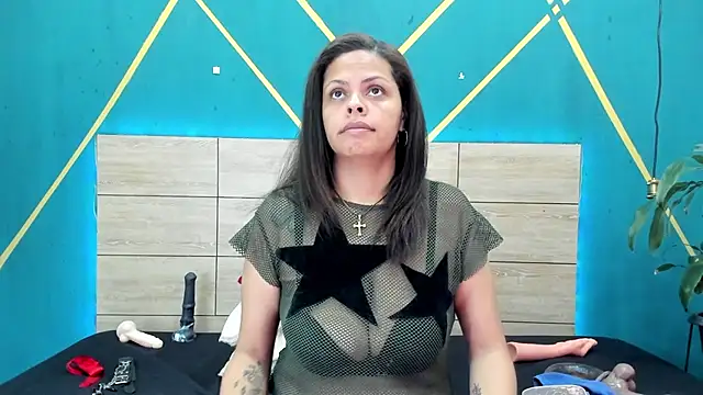 Luna smit08 online show from 02-18-25, 07:09