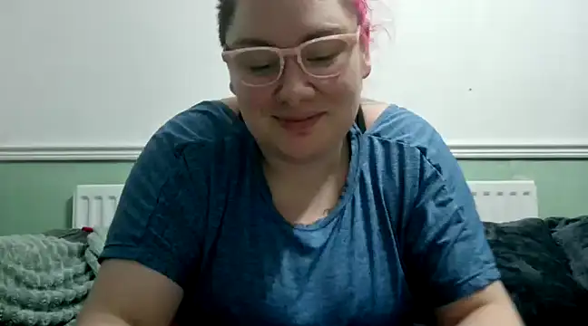 Snapshot of Bustycurves chatting on 12-01-24, 04:29 Bustycurves online show from 12-01-24, 04:29