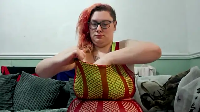 Snapshot of Bustycurves chatting on 03-03-25, 08:21 Bustycurves online show from 03-03-25, 08:21