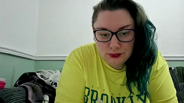 Snapshot of Bustycurves chatting on 03-19-25, 12:34 Bustycurves online show from 03-19-25, 12:34