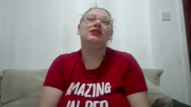 Snapshot of Bustycurves chatting on 10-25-25, 10:37 Bustycurves online show from 10-25-25, 10:37