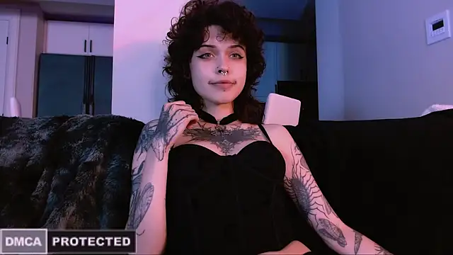 NaughtyLittleFox online show from 10-15-25, 04:34