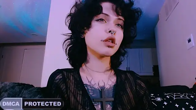 Snapshot of NaughtyLittleFox chatting on 05-08-26, 03:23 NaughtyLittleFox online show from 05-08-26, 03:23