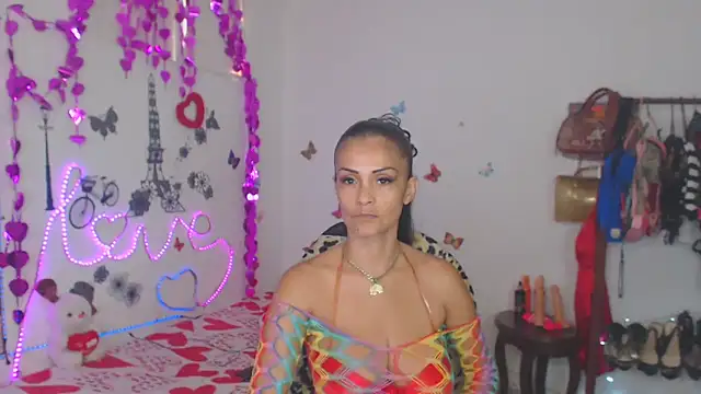 Snapshot of brigitht chatting on 02-06-25, 03:20 brigitht online show from 02-06-25, 03:20