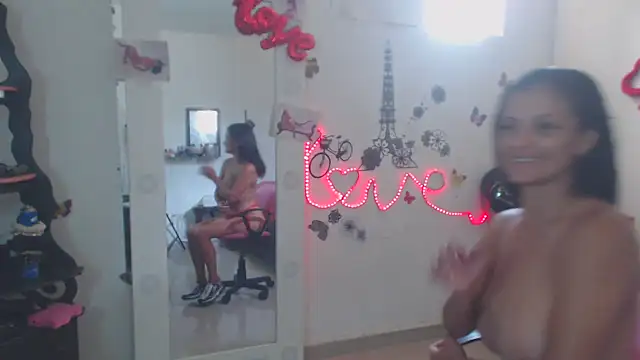 Snapshot of brigitht chatting on 09-14-25, 03:33 brigitht online show from 09-14-25, 03:33