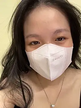 Snapshot of minmin2kk5 chatting on 10-17-25, 03:03 minmin2kk5 online show from 10-17-25, 03:03