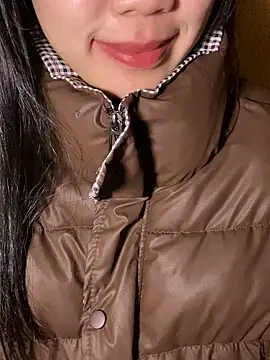 Snapshot of minmin2kk5 chatting on 11-20-25, 03:45 minmin2kk5 online show from 11-20-25, 03:45