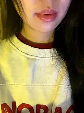 Snapshot of minmin2kk5 chatting on 01-08-26, 01:08 minmin2kk5 online show from 01-08-26, 01:08