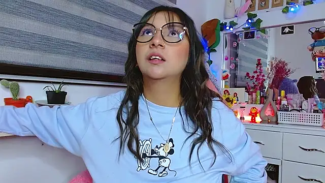 Snapshot of Littlerouse_ chatting on 01-25-25, 05:18 Littlerouse online show from 01-25-25, 05:18