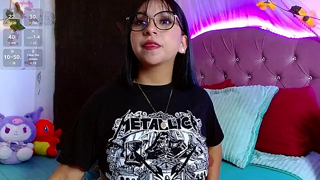 Snapshot of Littlerouse_ chatting on 03-18-25, 04:58 Littlerouse online show from 03-18-25, 04:58