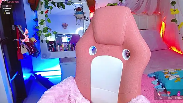 Littlerouse  online show from 02-12-26, 07:03