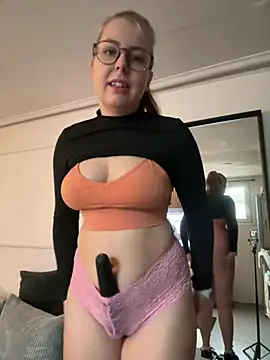 Livewithlucy online show from 02-06-25, 08:29