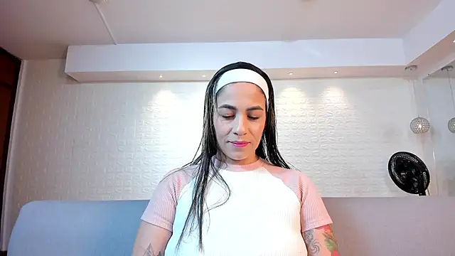 violet scott online show from 11-22-25, 10:36