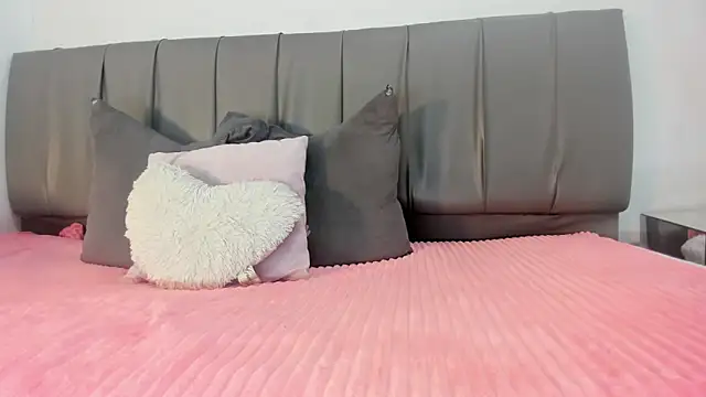 Cherllynn online show from 02-06-25, 01:32