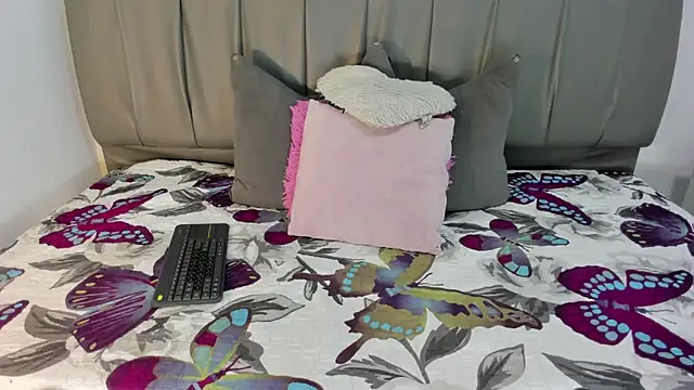 Cherllynn online show from 02-12-25, 03:27