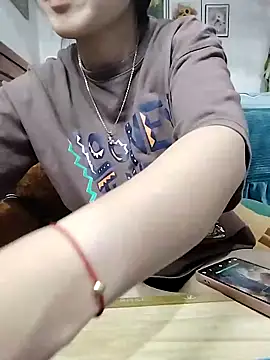 Snapshot of cream1299 chatting on 03-18-26, 01:20 cream1299 online show from 03-18-26, 01:20