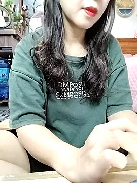 Snapshot of cream1299 chatting on 04-22-26, 08:39 cream1299 online show from 04-22-26, 08:39