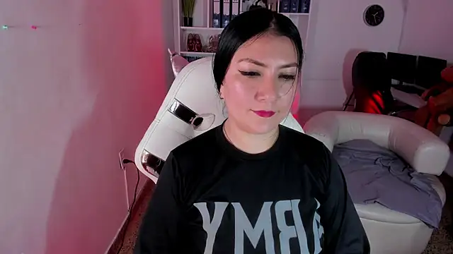 Snapshot of katya_nt chatting on 11-18-25, 01:04 katya nt online show from 11-18-25, 01:04