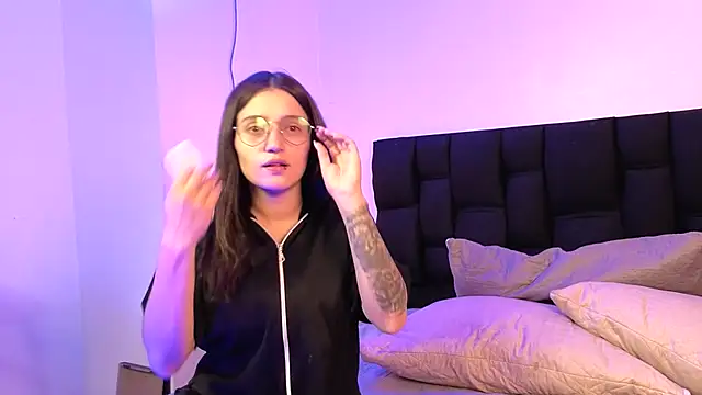 Snapshot of Elecktra_sweet chatting on 11-27-25, 08:00 Elecktra sweet online show from 11-27-25, 08:00