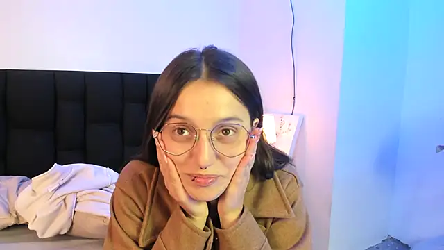 Snapshot of Elecktra_sweet chatting on 11-28-25, 08:33 Elecktra sweet online show from 11-28-25, 08:33