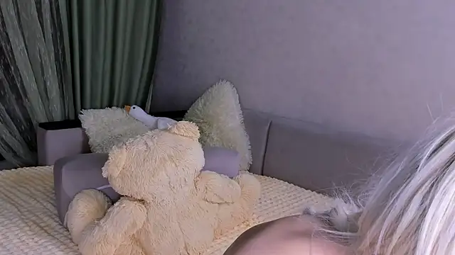 Snapshot of Sweeet_Barbie chatting on 04-02-26, 04:04 Sweeet Barbie online show from 04-02-26, 04:04