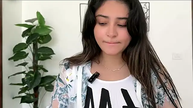 Snapshot of demieliss chatting on 04-21-26, 07:58 demieliss online show from 04-21-26, 07:58