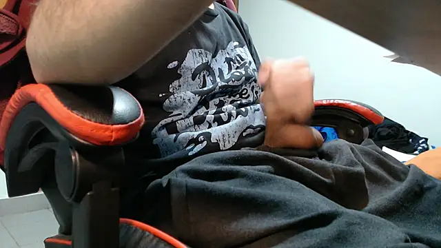 Snapshot of pattcam chatting on 10-28-25, 09:17 pattcam online show from 10-28-25, 09:17