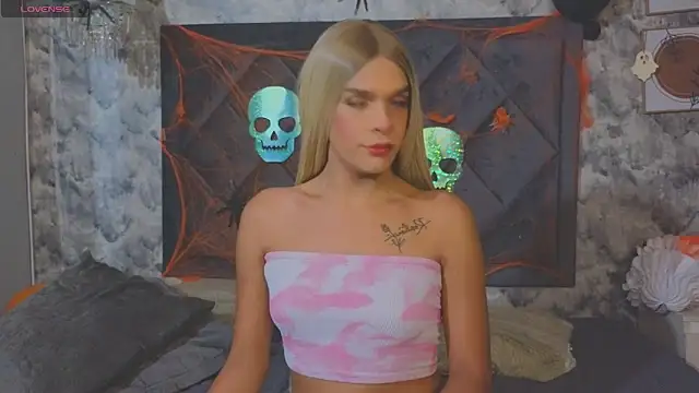 Shantal Joness online show from 10-25-25, 12:56