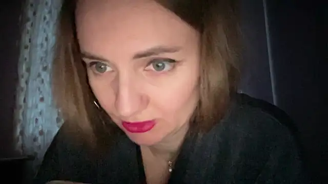 Snapshot of Viola_sweet chatting on 10-27-25, 02:21 Viola sweet online show from 10-27-25, 02:21