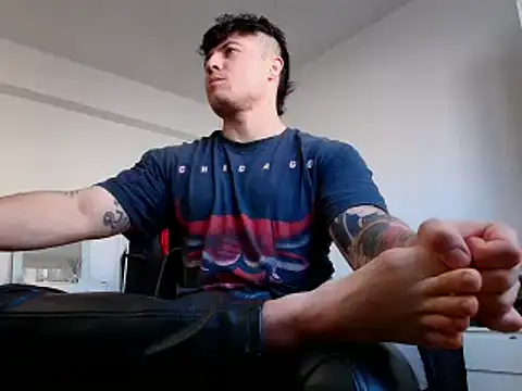 Snapshot of juandking chatting on 12-17-24, 11:06 juandking online show from 12-17-24, 11:06