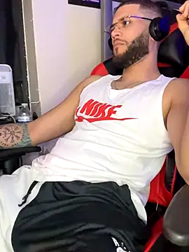 Snapshot of Joker19196 chatting on 10-06-25, 10:51 Joker19196 online show from 10-06-25, 10:51