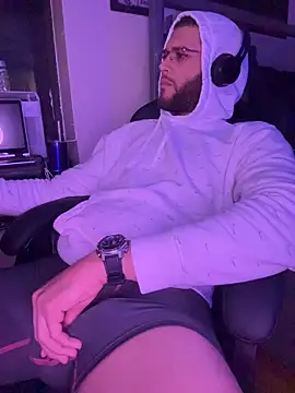 Snapshot of Joker19196 chatting on 11-24-25, 12:32 Joker19196 online show from 11-24-25, 12:32