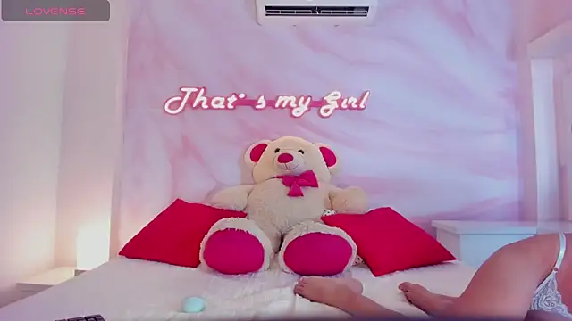 Snapshot of Aprillbrunette chatting on 02-05-25, 02:19 Aprillbrunette online show from 02-05-25, 02:19