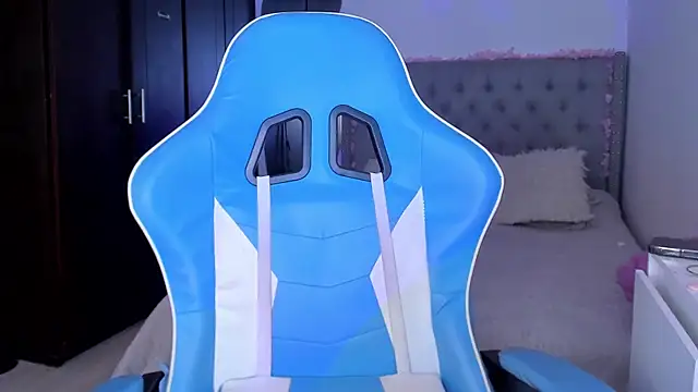 Snapshot of Violet_Rost chatting on 12-05-25, 03:20 Violet Rost online show from 12-05-25, 03:20