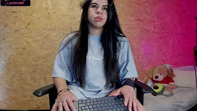 Biancastrongg online show from 03-22-25, 02:27