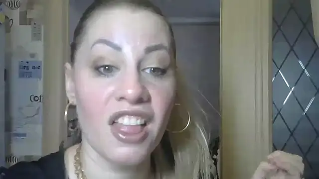 Snapshot of TherestlessKitty chatting on 03-17-25, 06:07 TherestlessKitty online show from 03-17-25, 06:07